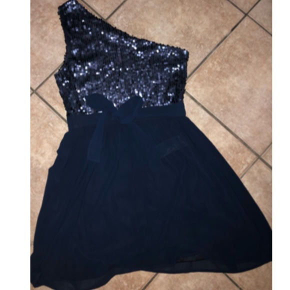 Dress with sequins - Picture 2 of 2